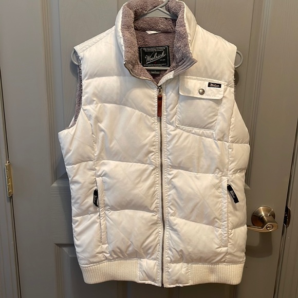 Woolrich Jackets & Blazers - WoolRich white duck down puffed vest